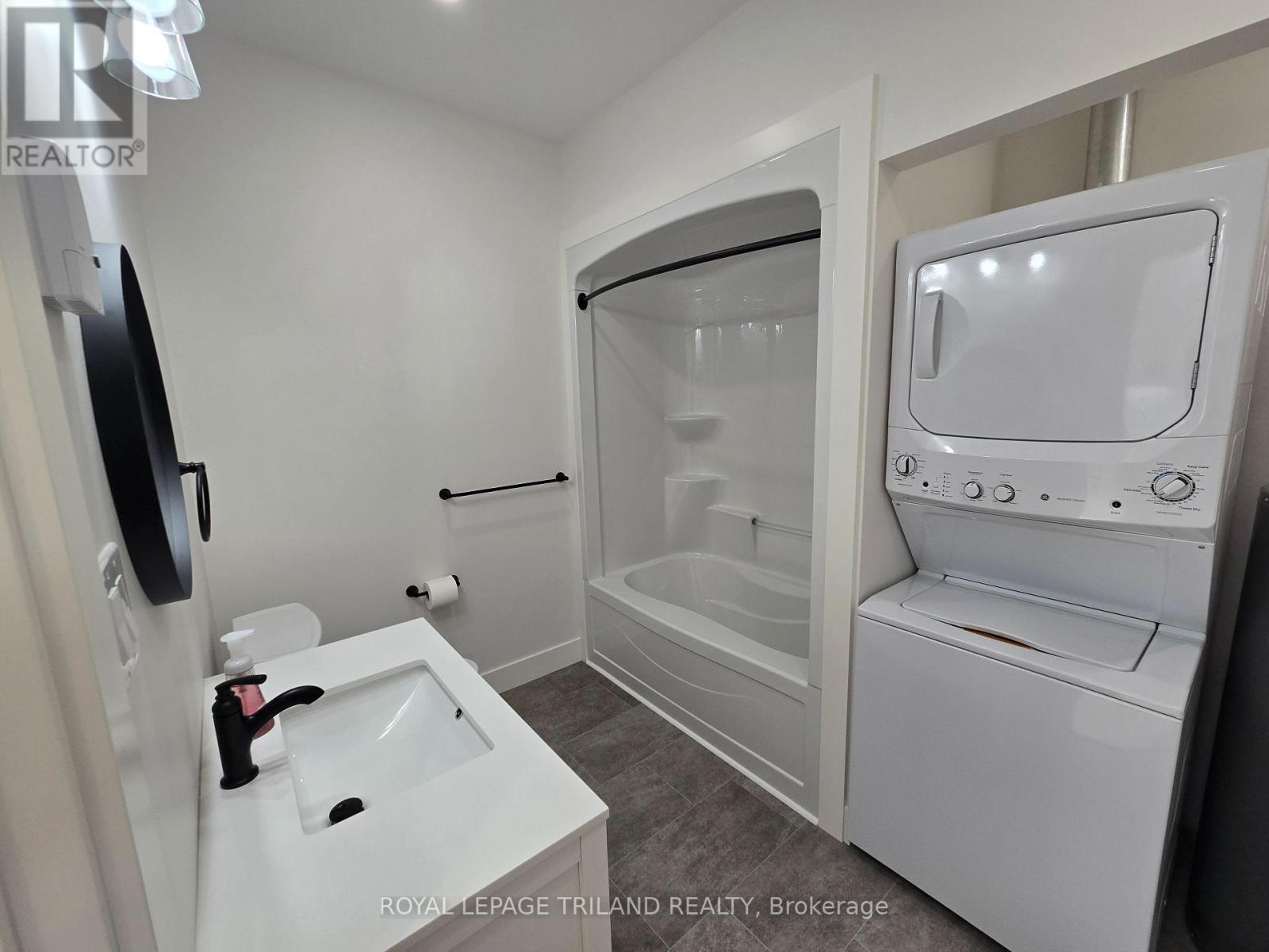 1 - 245 Ross Street Property Photo 18