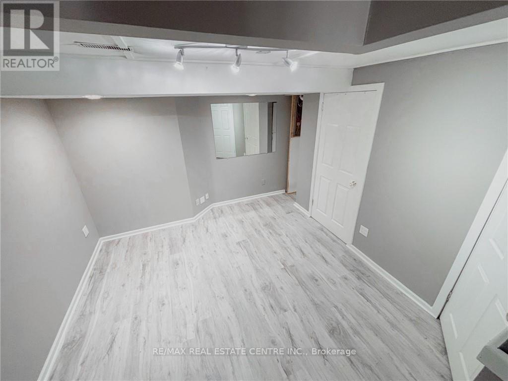 G - 222 Harvard Place Property Photo 18