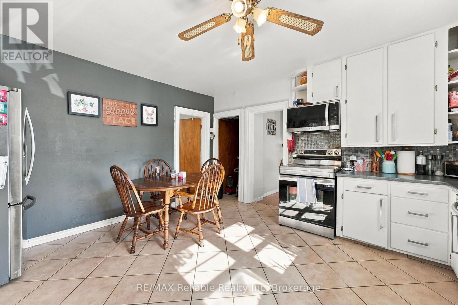 49 Main Street N Property Photo 12