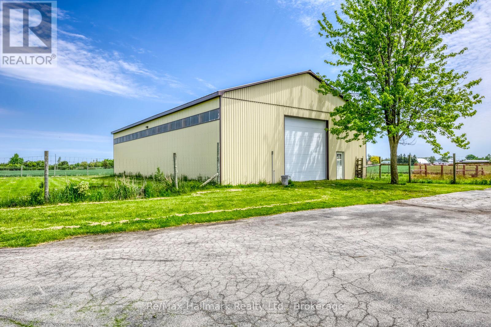 232 Eighth Road E Property Photo 47