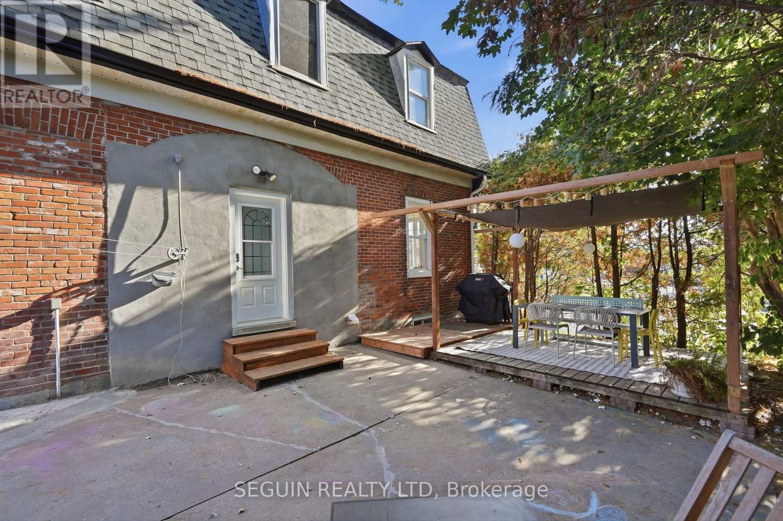 31 John Street Property Photo 9