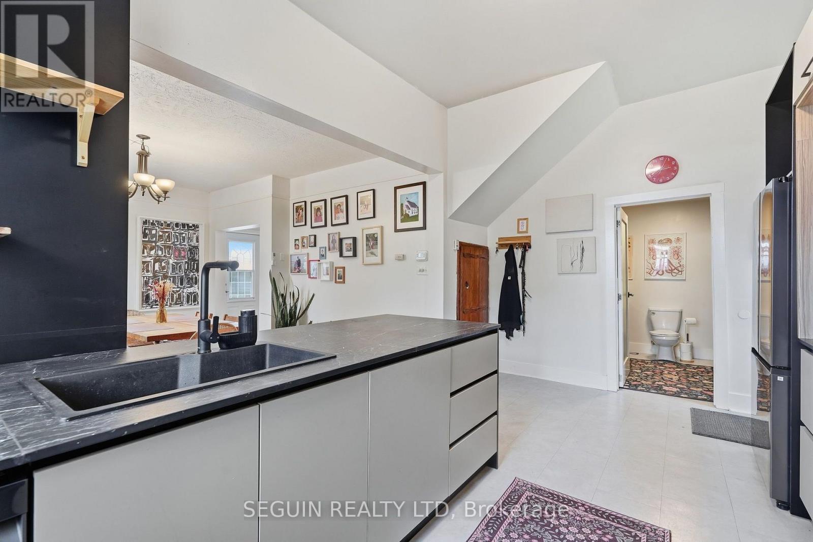 31 John Street Property Photo 17