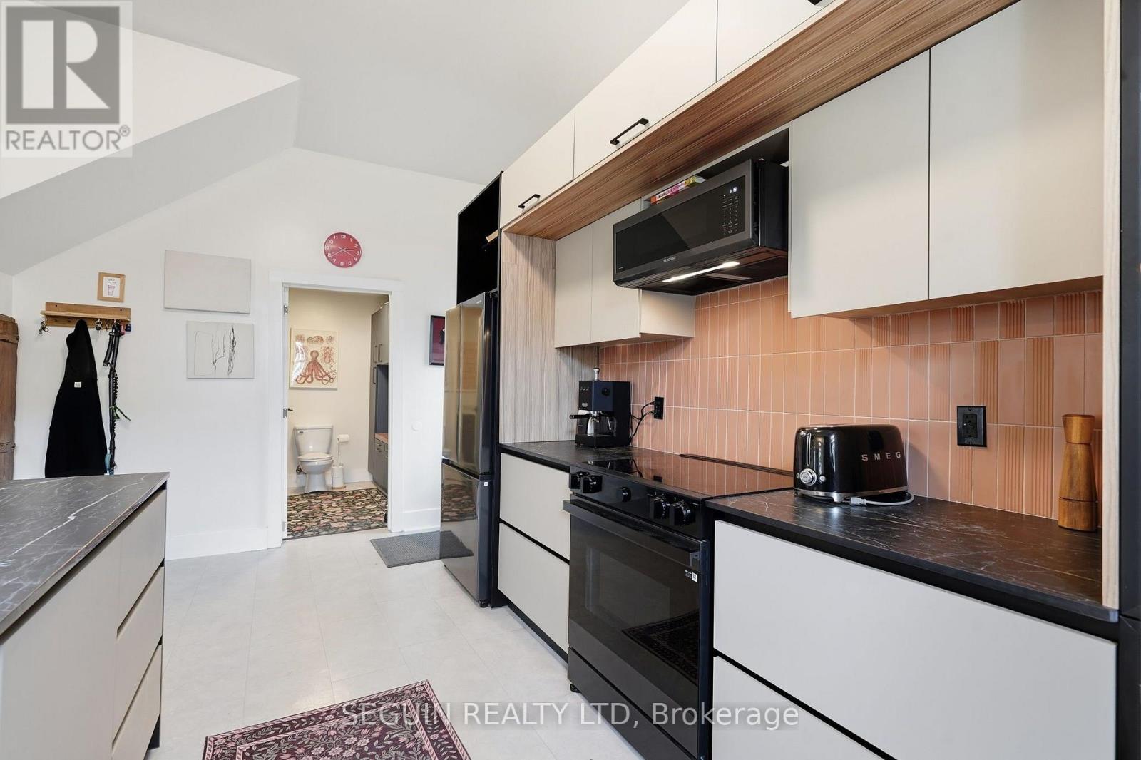31 John Street Property Photo 18