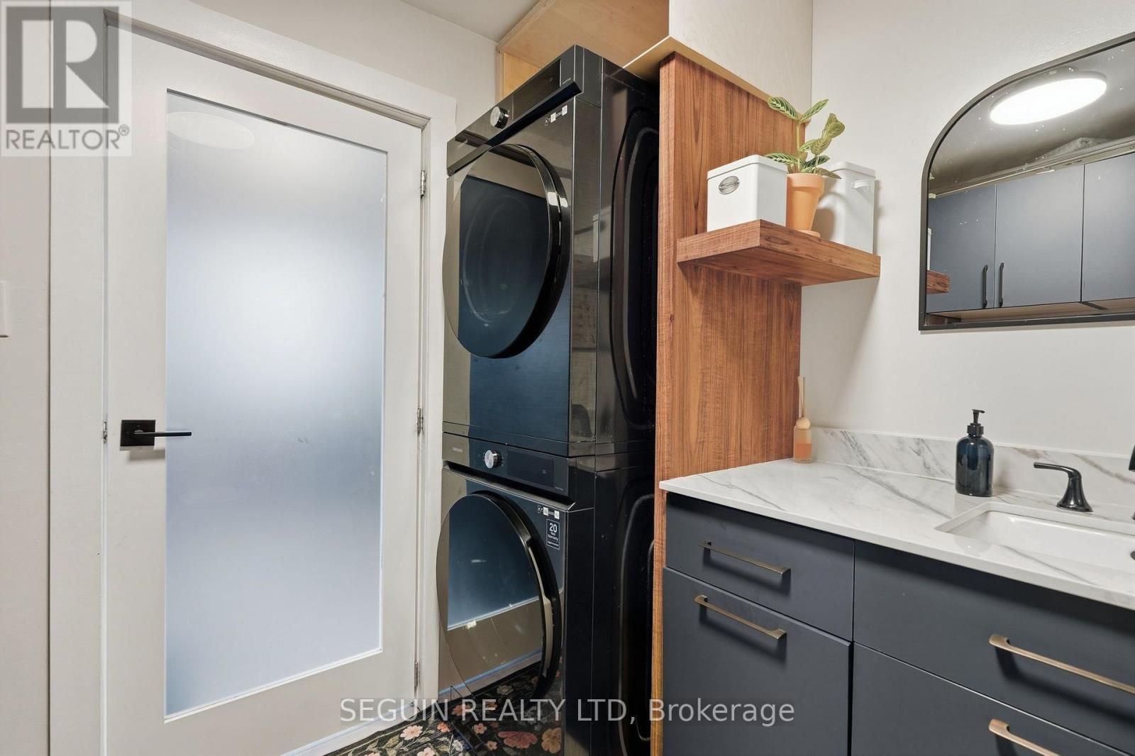 31 John Street Property Photo 20
