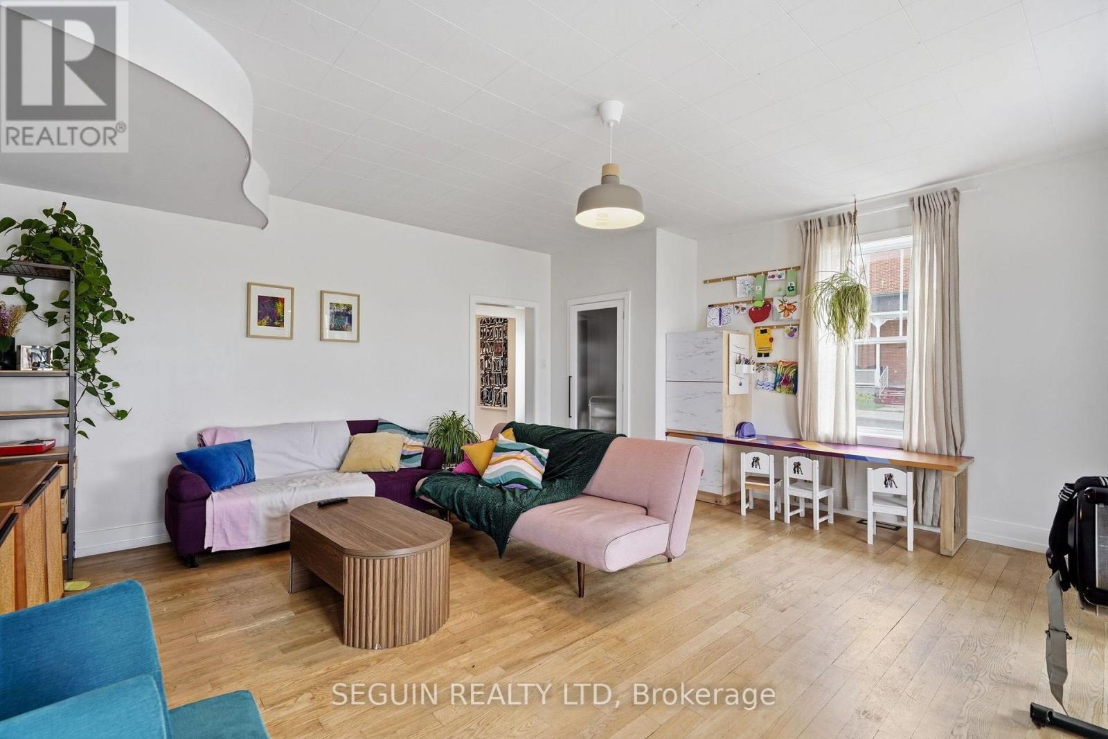 31 John Street Property Photo 23