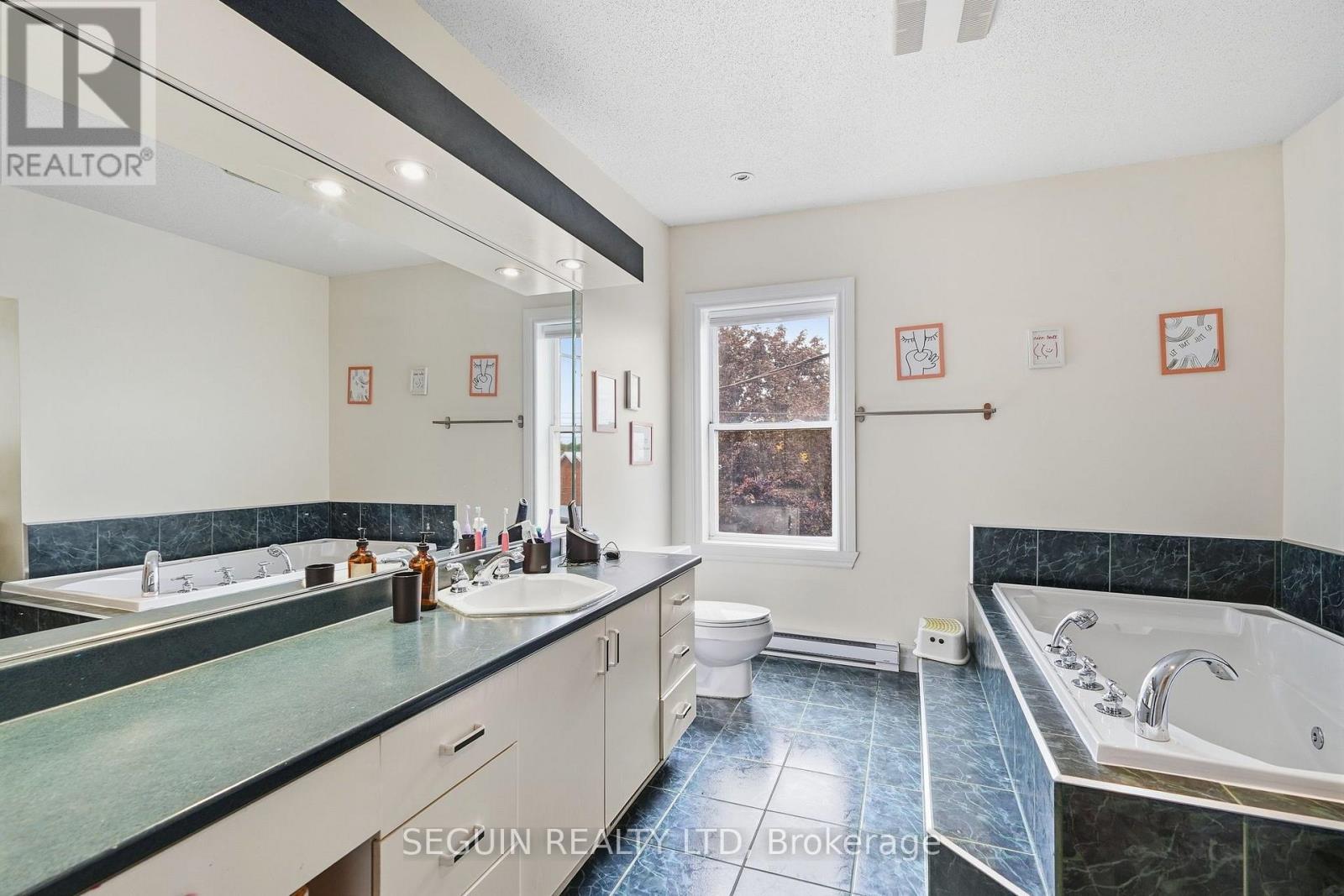 31 John Street Property Photo 30