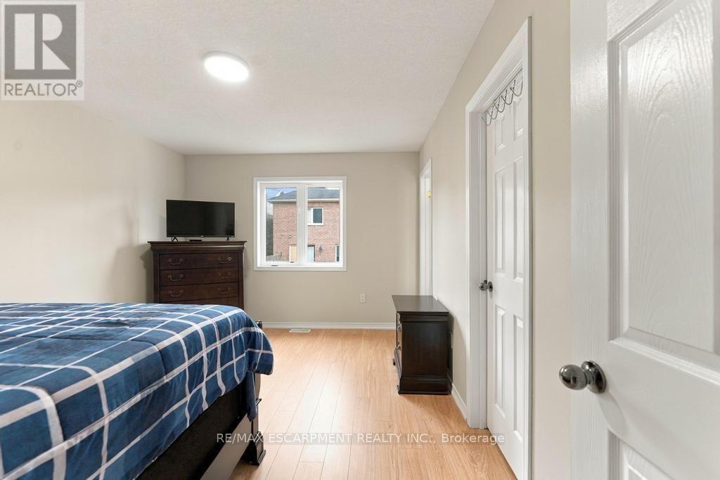 173 Whitwell Way Property Photo 7