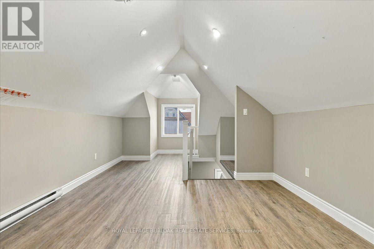 Upper - 17 Eby Street S Property Photo 16
