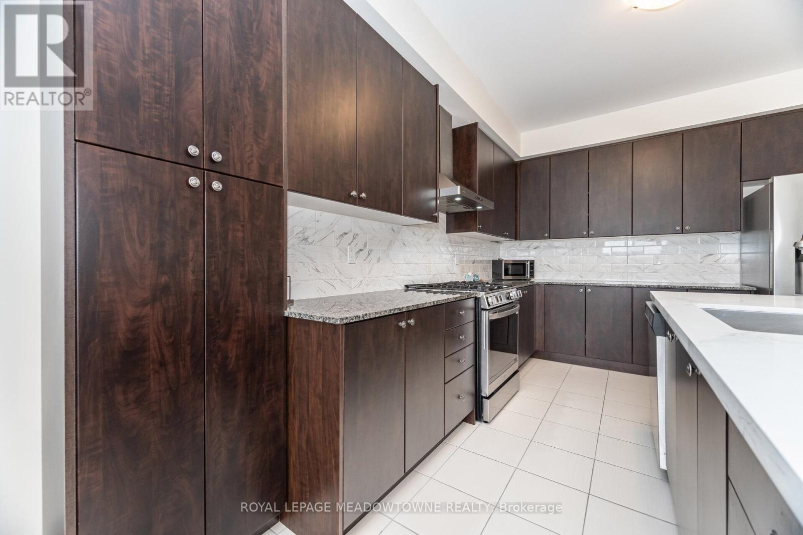 301 Ridley Crescent Property Photo 12