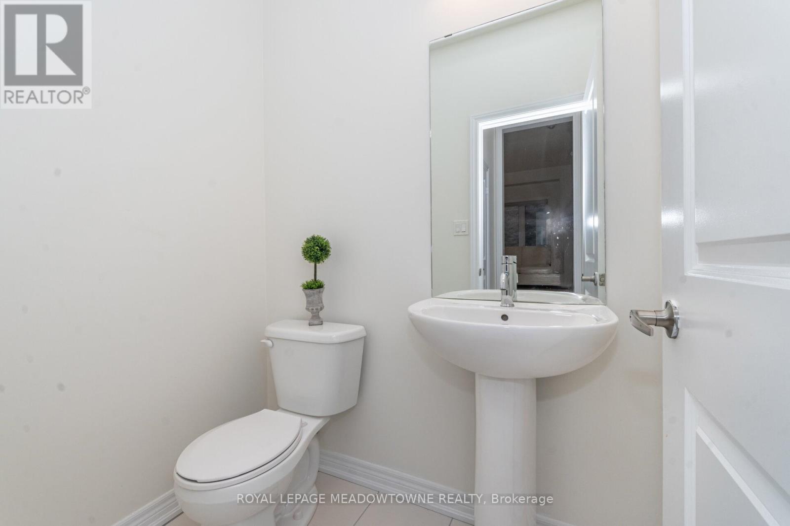 301 Ridley Crescent Property Photo 19