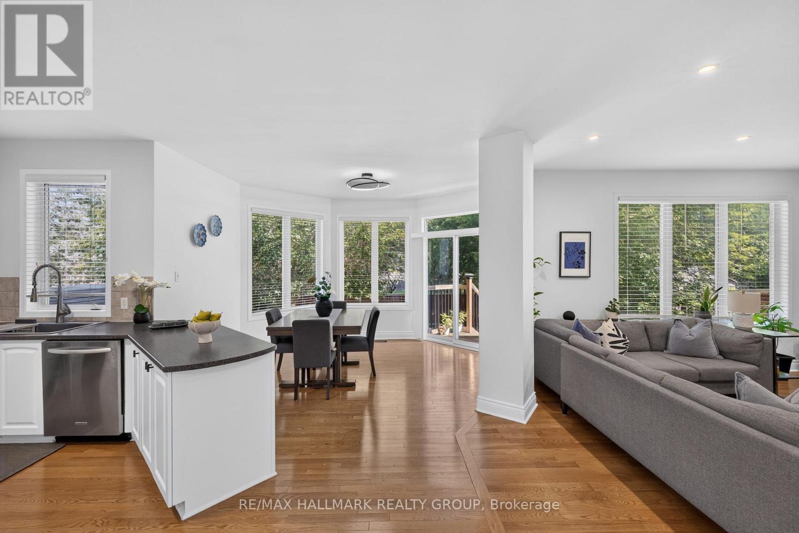 42 Glenrill Place S Property Photo 9