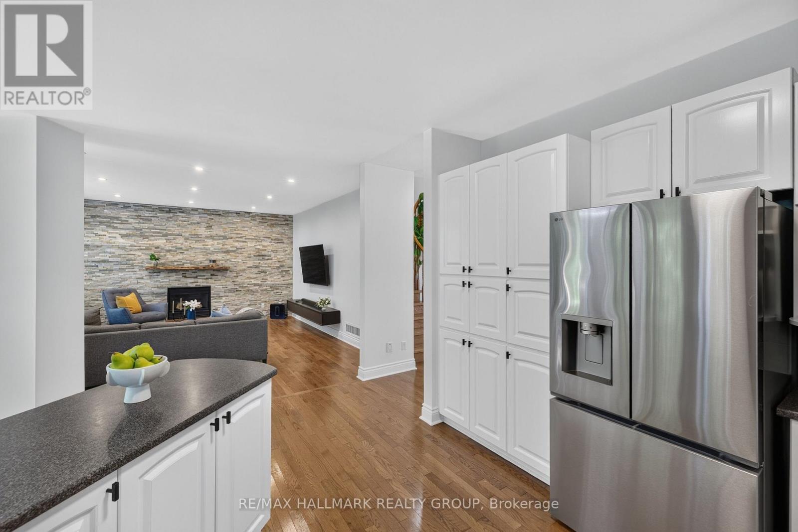 42 Glenrill Place S Property Photo 14