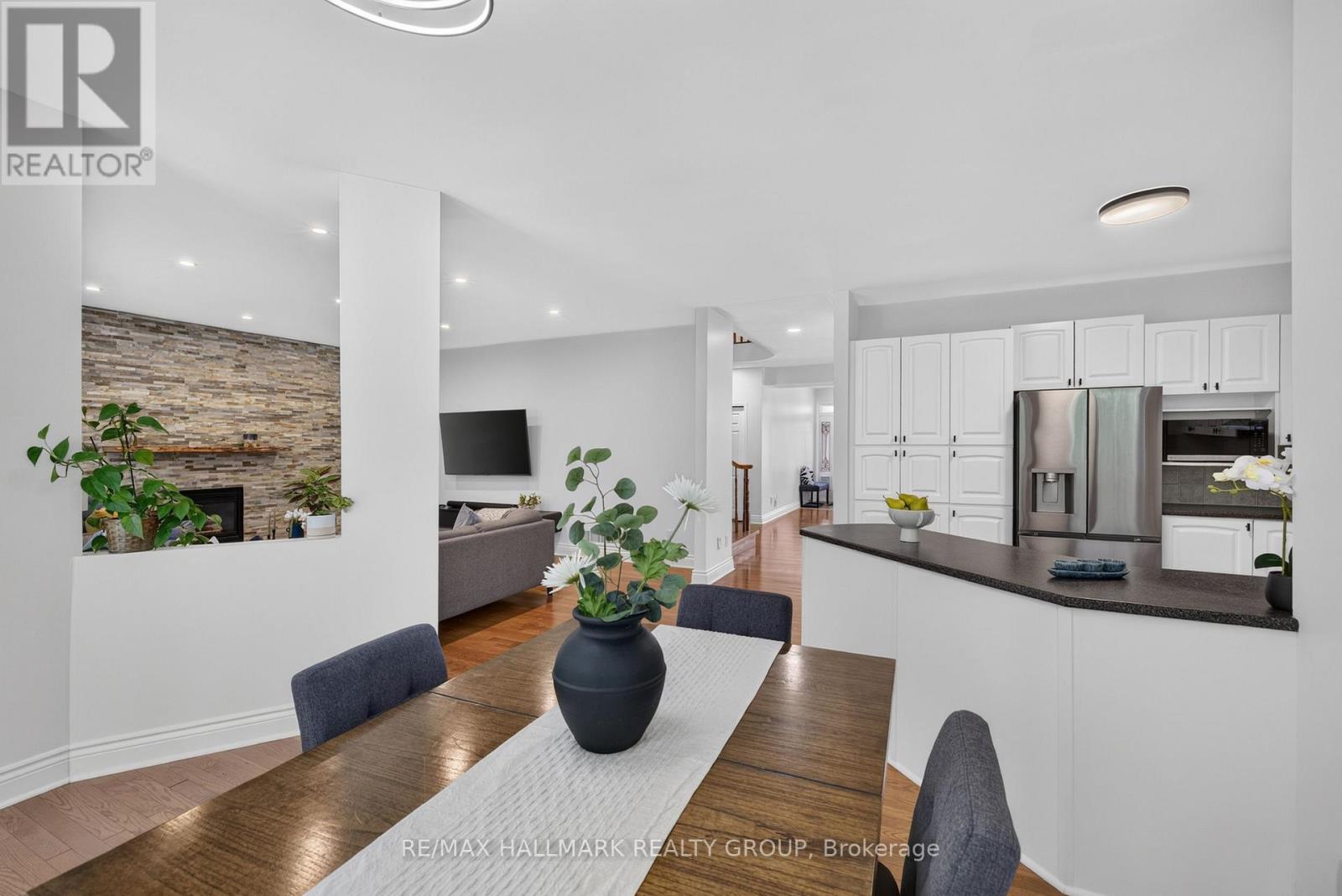 42 Glenrill Place S Property Photo 16