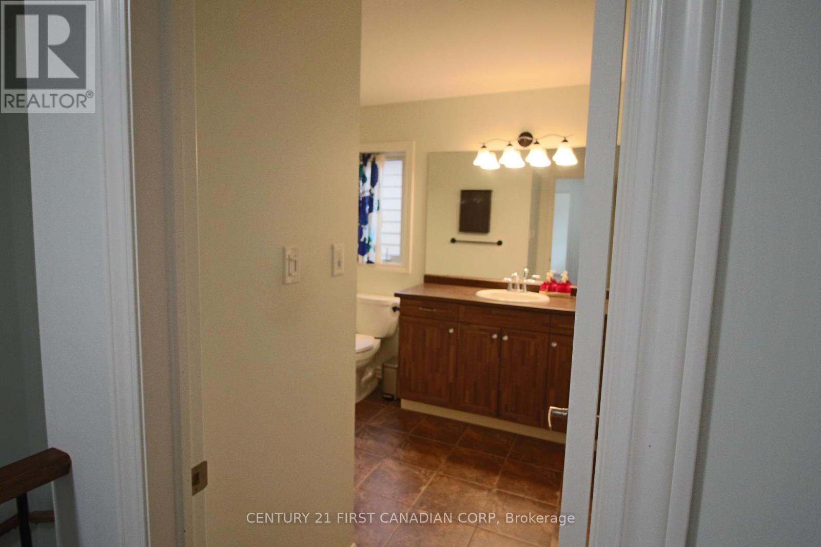 6 - 458 Blue Jay Drive Property Photo 22