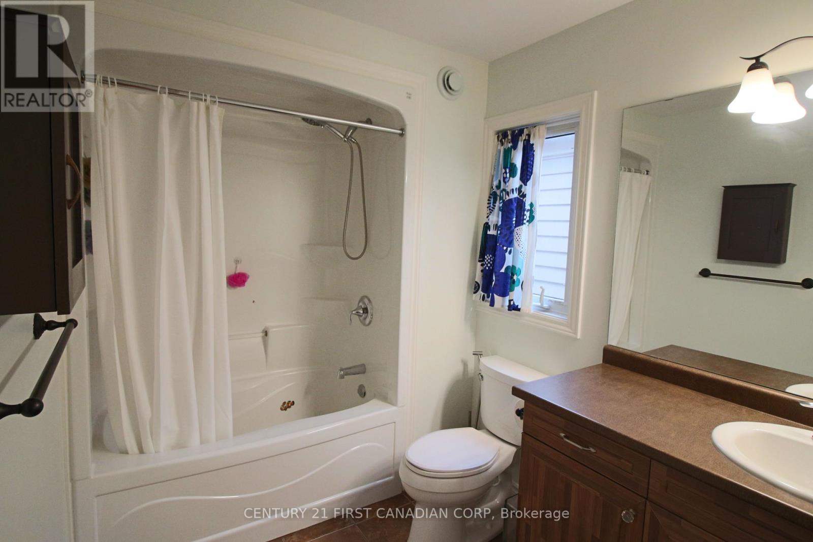 6 - 458 Blue Jay Drive Property Photo 24
