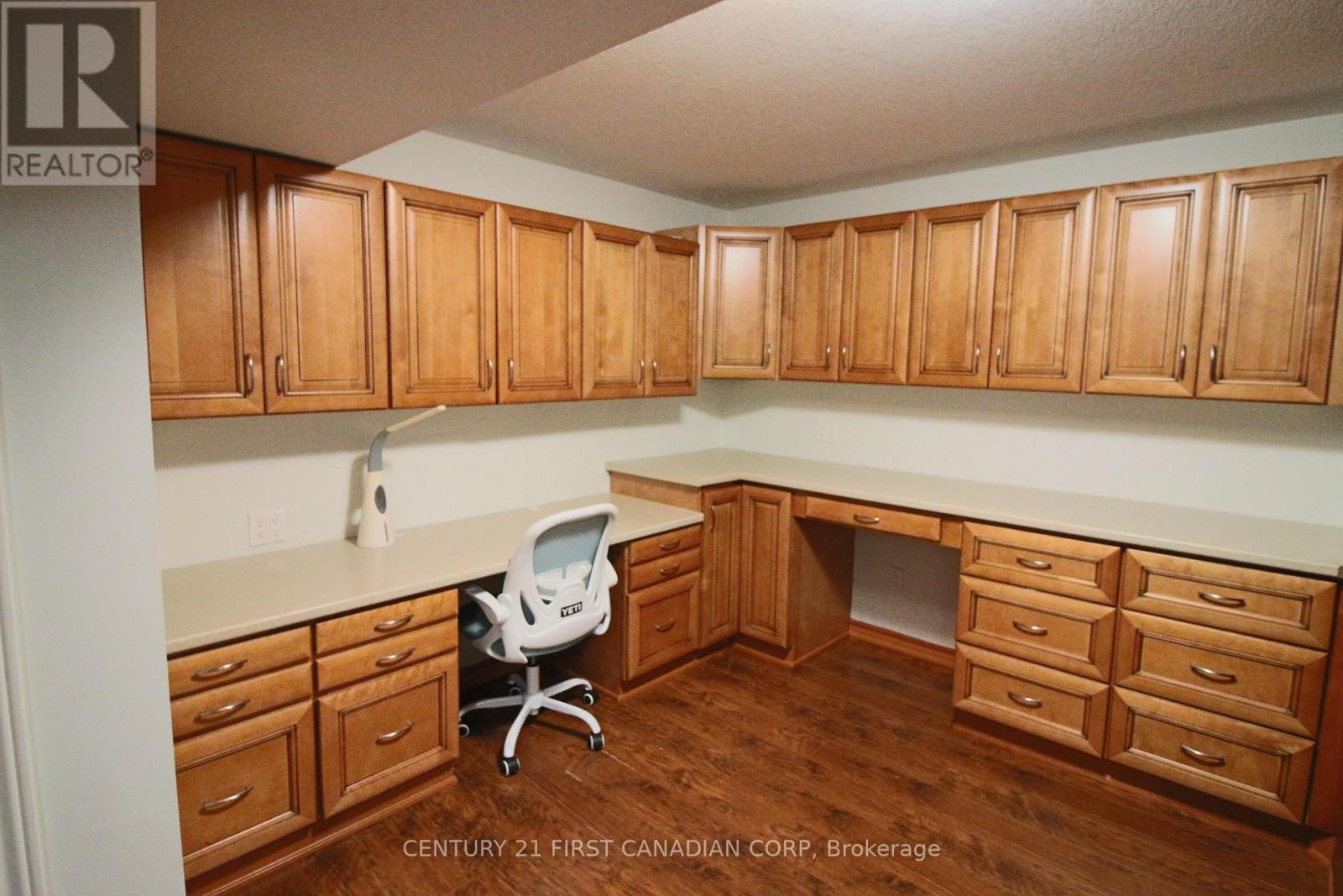 6 - 458 Blue Jay Drive Property Photo 40