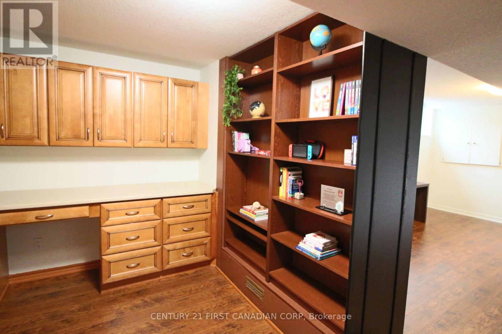 6 - 458 Blue Jay Drive Property Photo 41