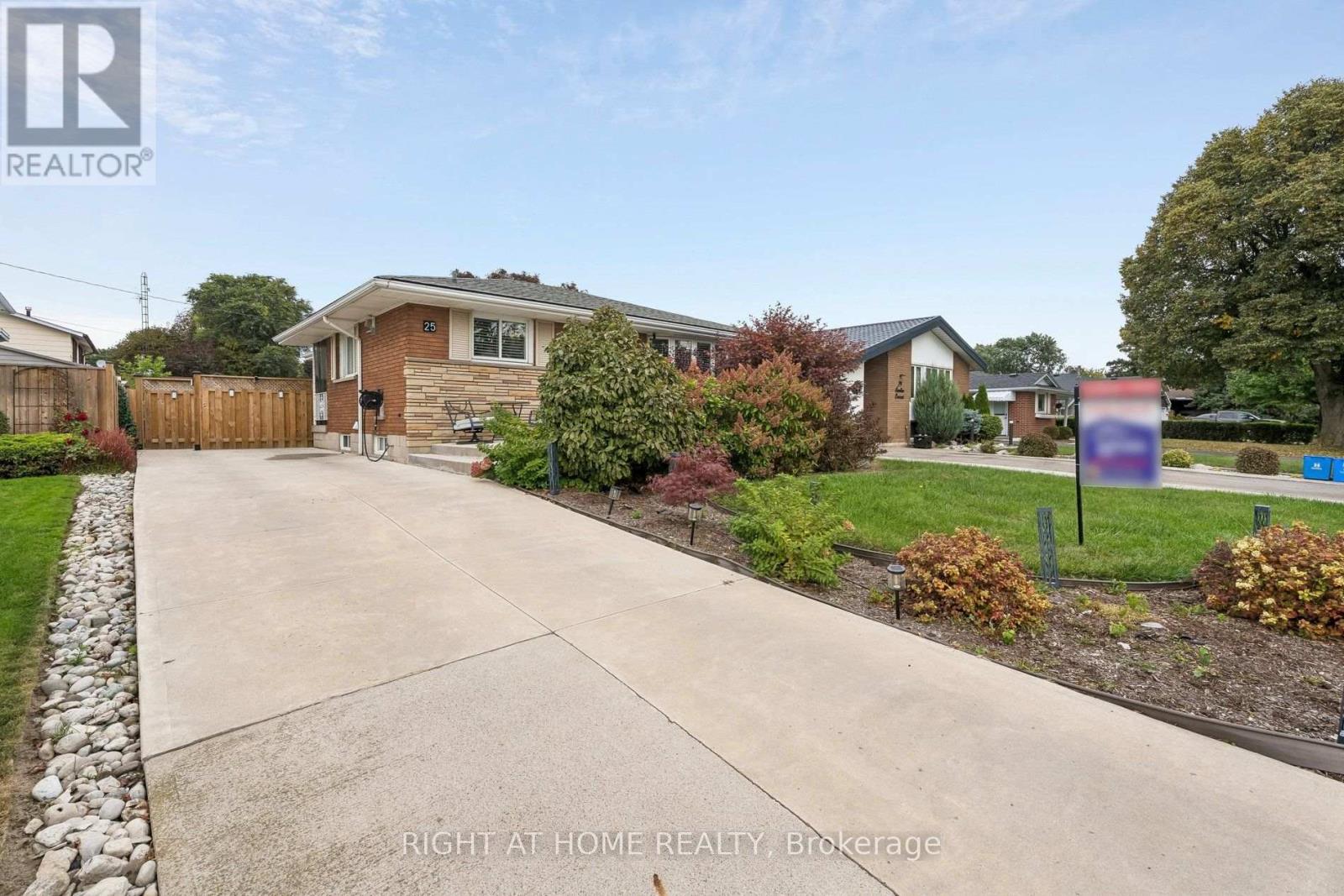 25 Swallow Crescent Property Photo 1