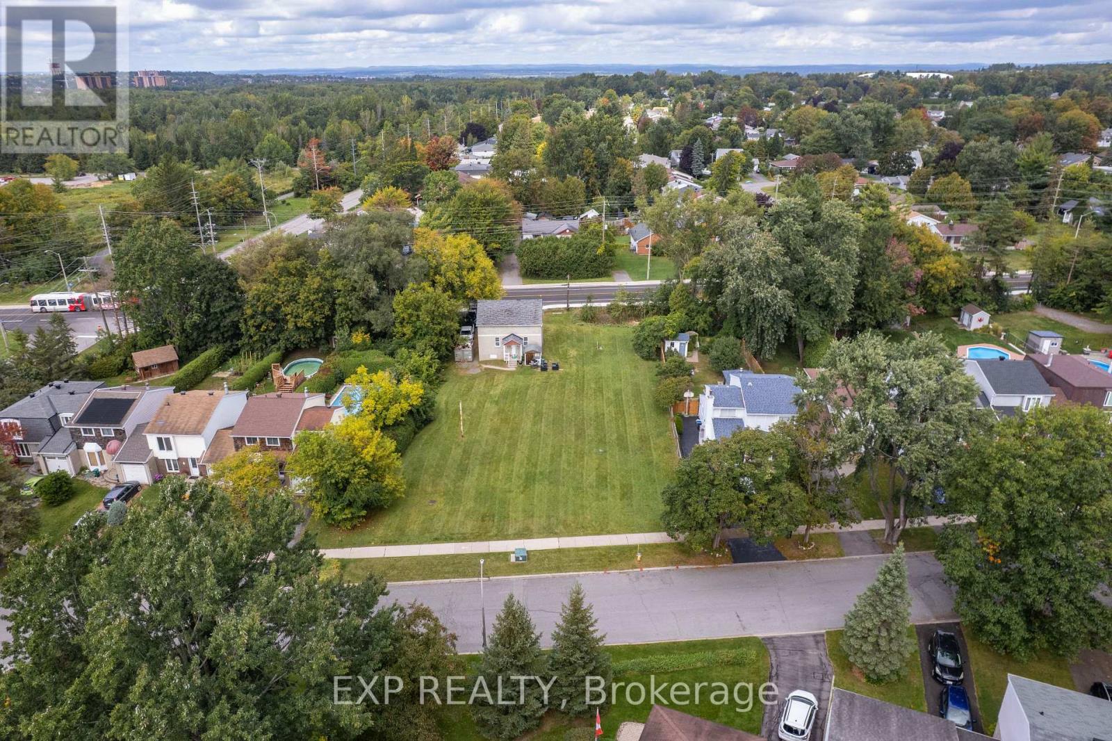 2446 Innes Road Property Photo 2