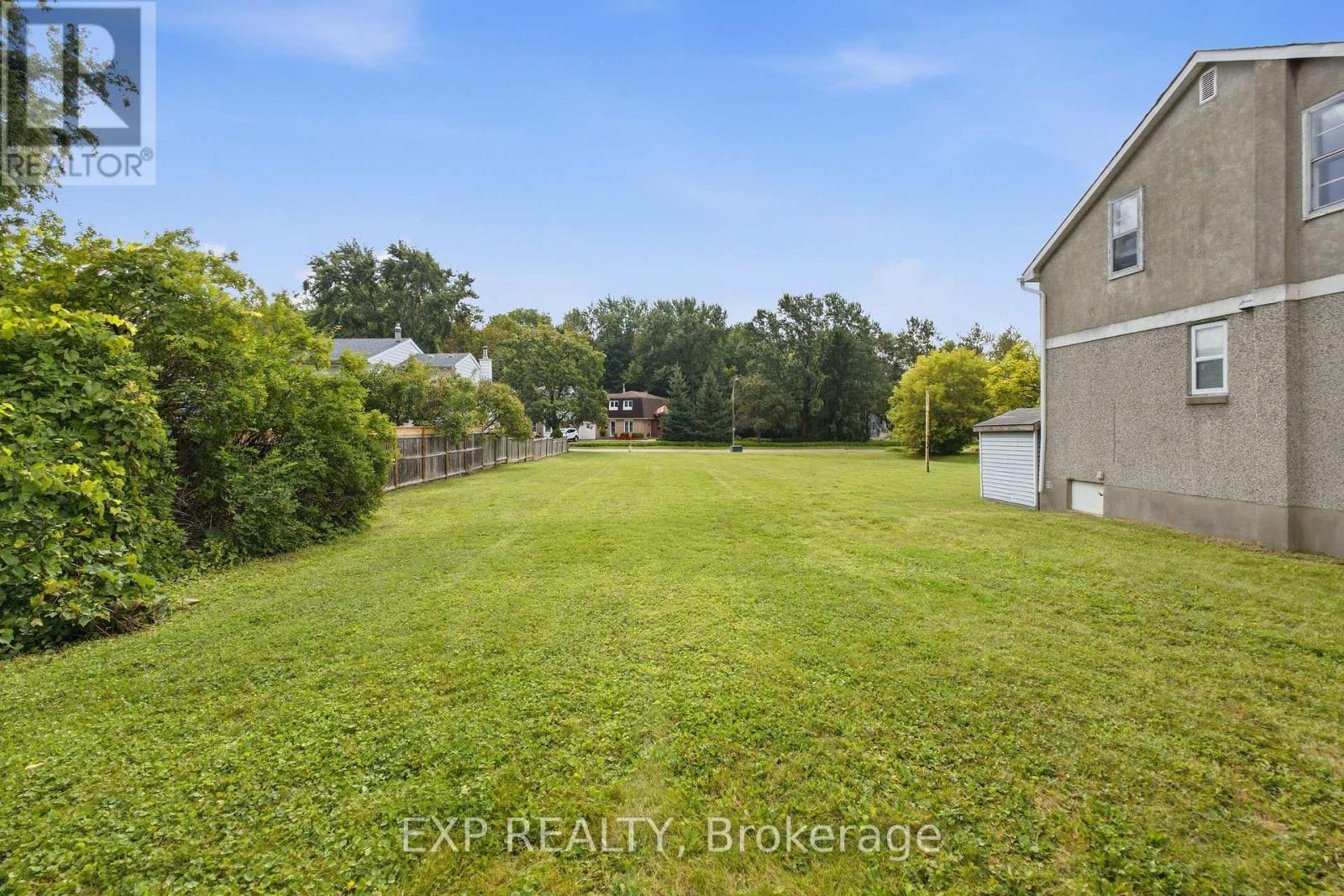 2446 Innes Road Property Photo 7