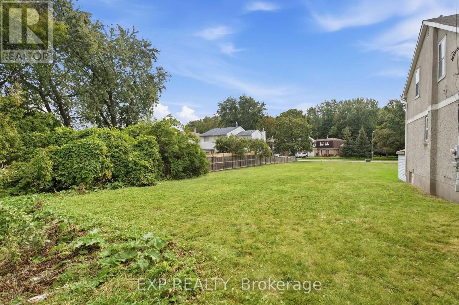 2446 Innes Road Property Photo 8