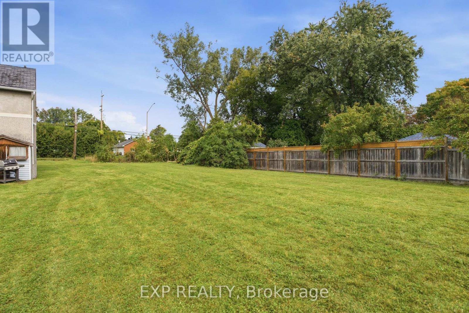 2446 Innes Road Property Photo 9
