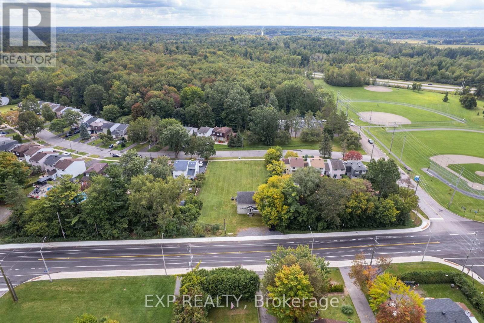 2446 Innes Road Property Photo 11
