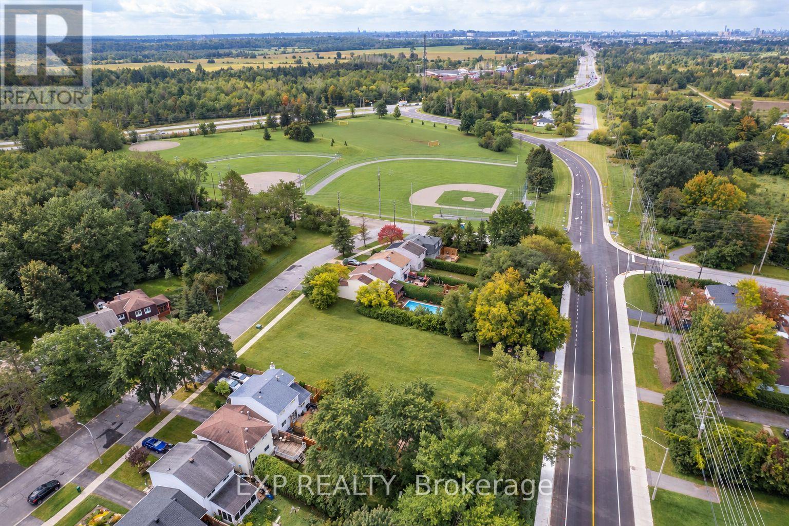 2446 Innes Road Property Photo 13