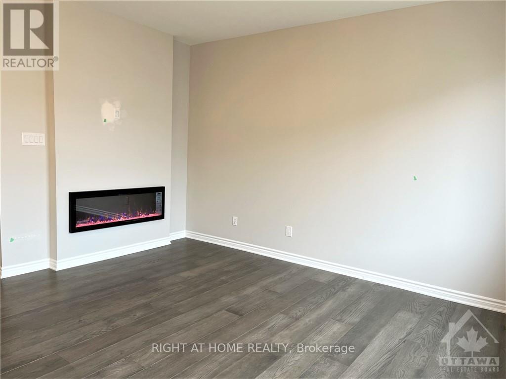681 Allied Mews Property Photo 5