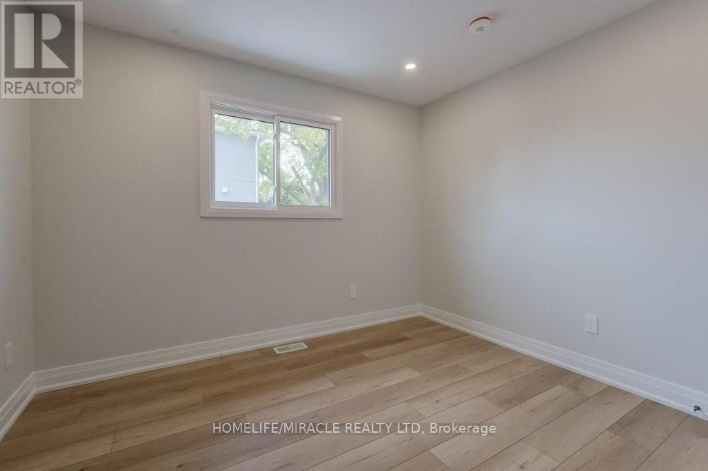 Upper - 160 Weber Street W Property Photo 18