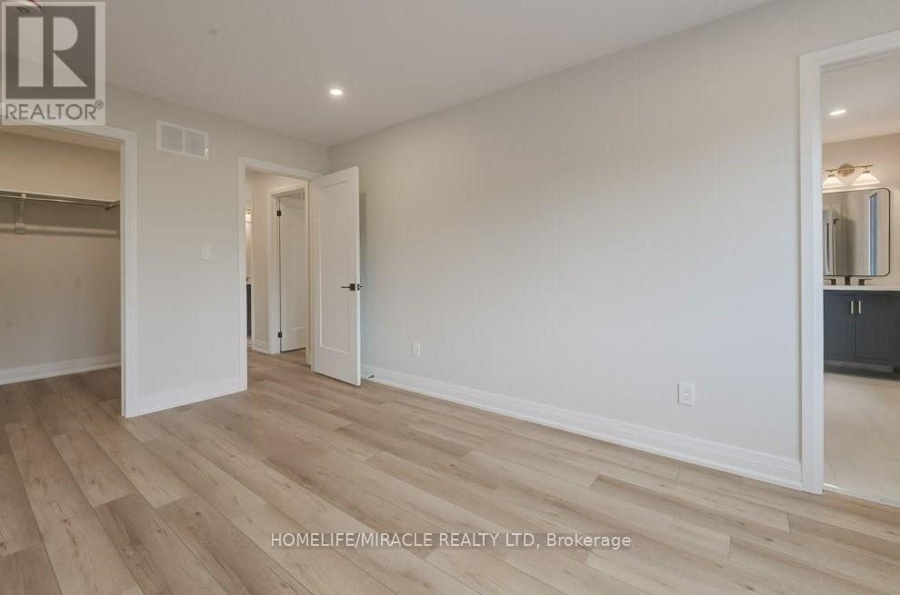 Upper - 160 Weber Street W Property Photo 20