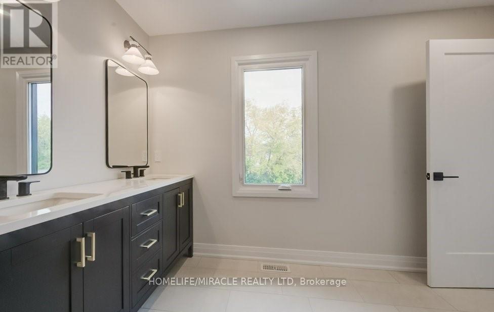 Upper - 160 Weber Street W Property Photo 21