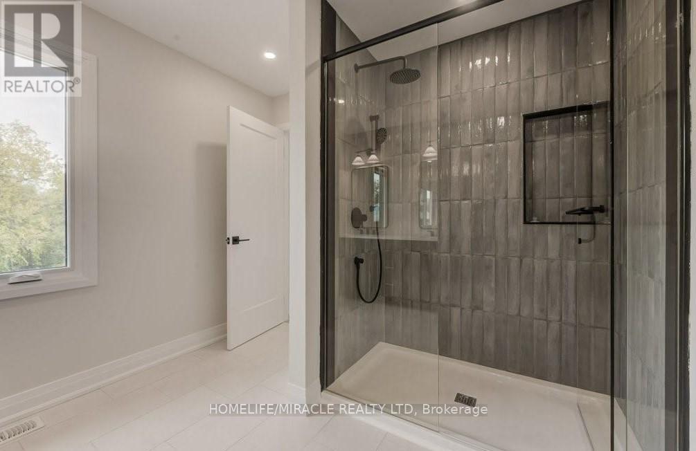 Upper - 160 Weber Street W Property Photo 22