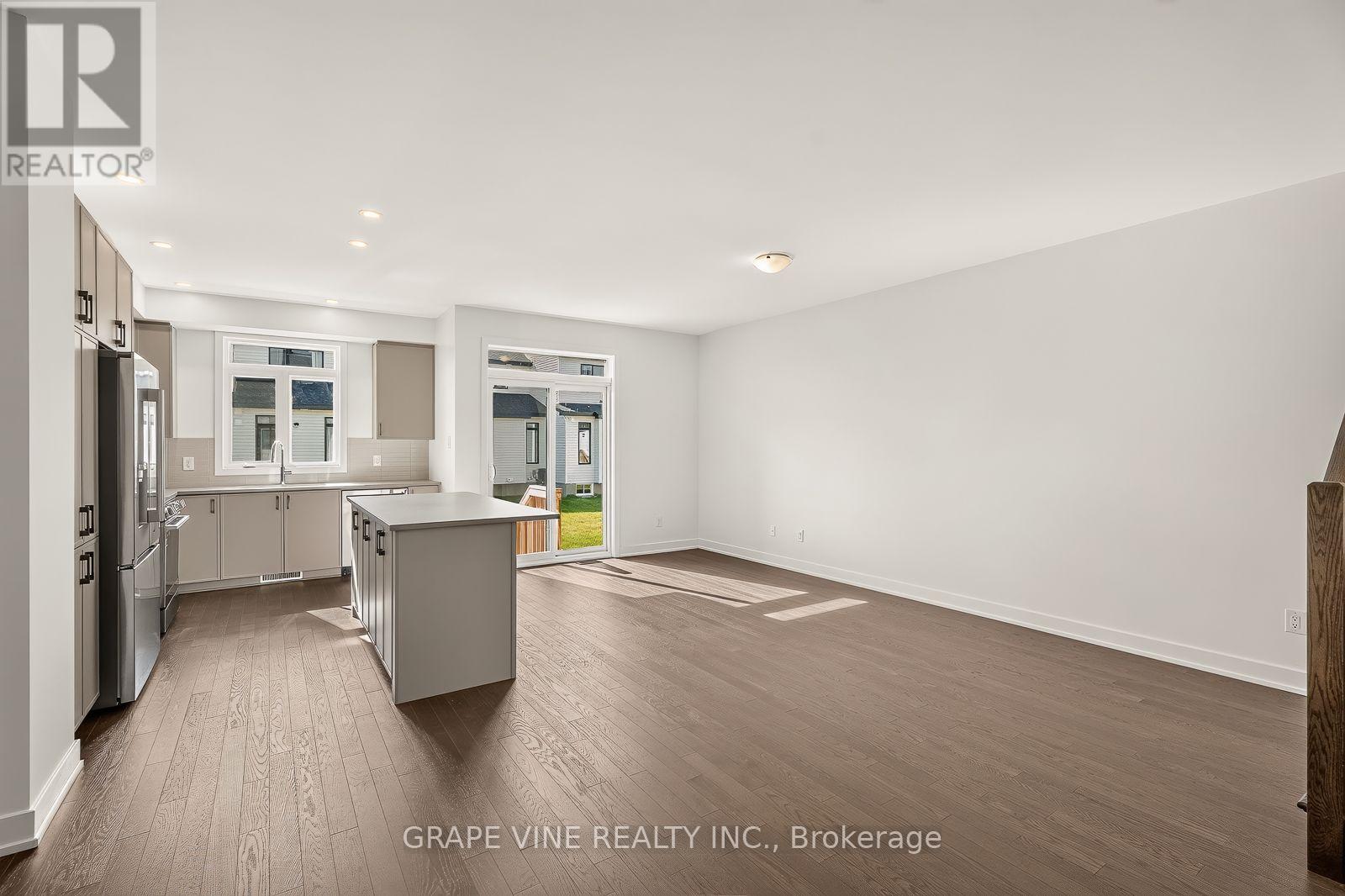 76 San Felice Circle Property Photo 10