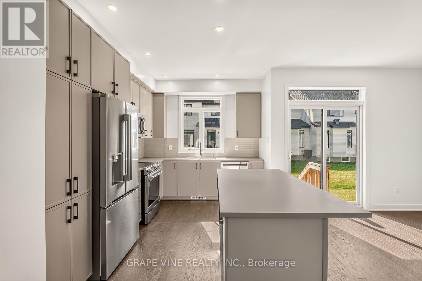 76 San Felice Circle Property Photo 14