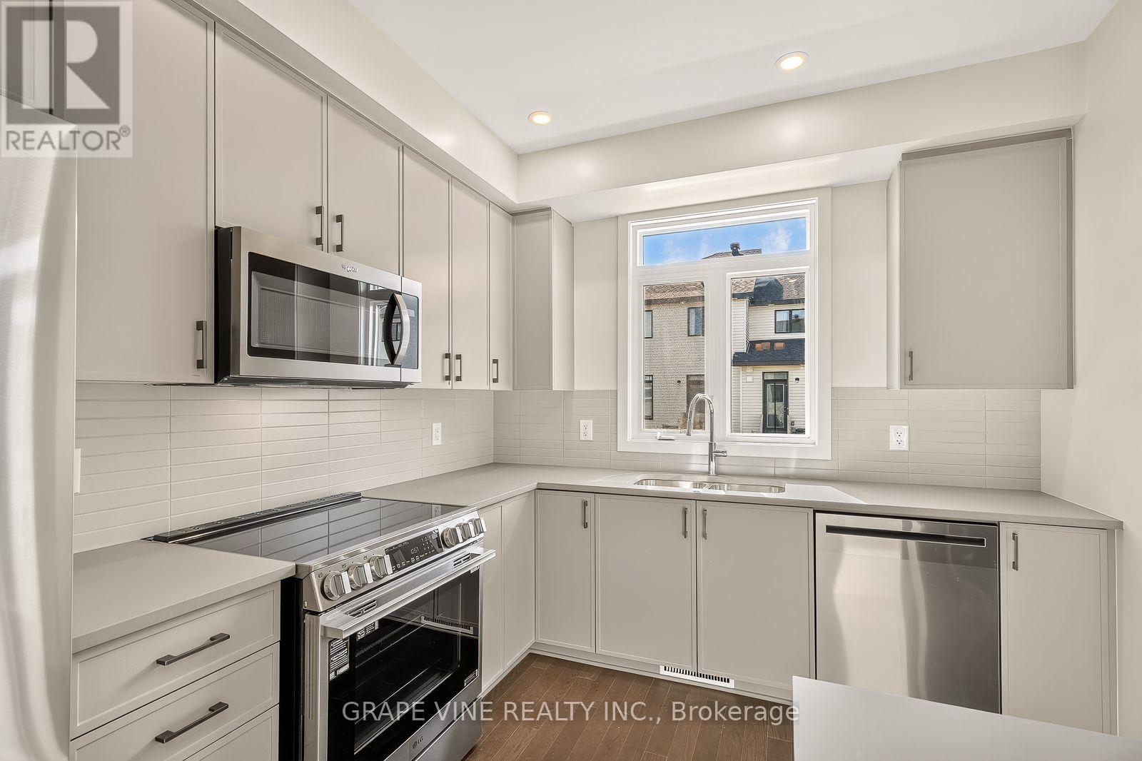 76 San Felice Circle Property Photo 15