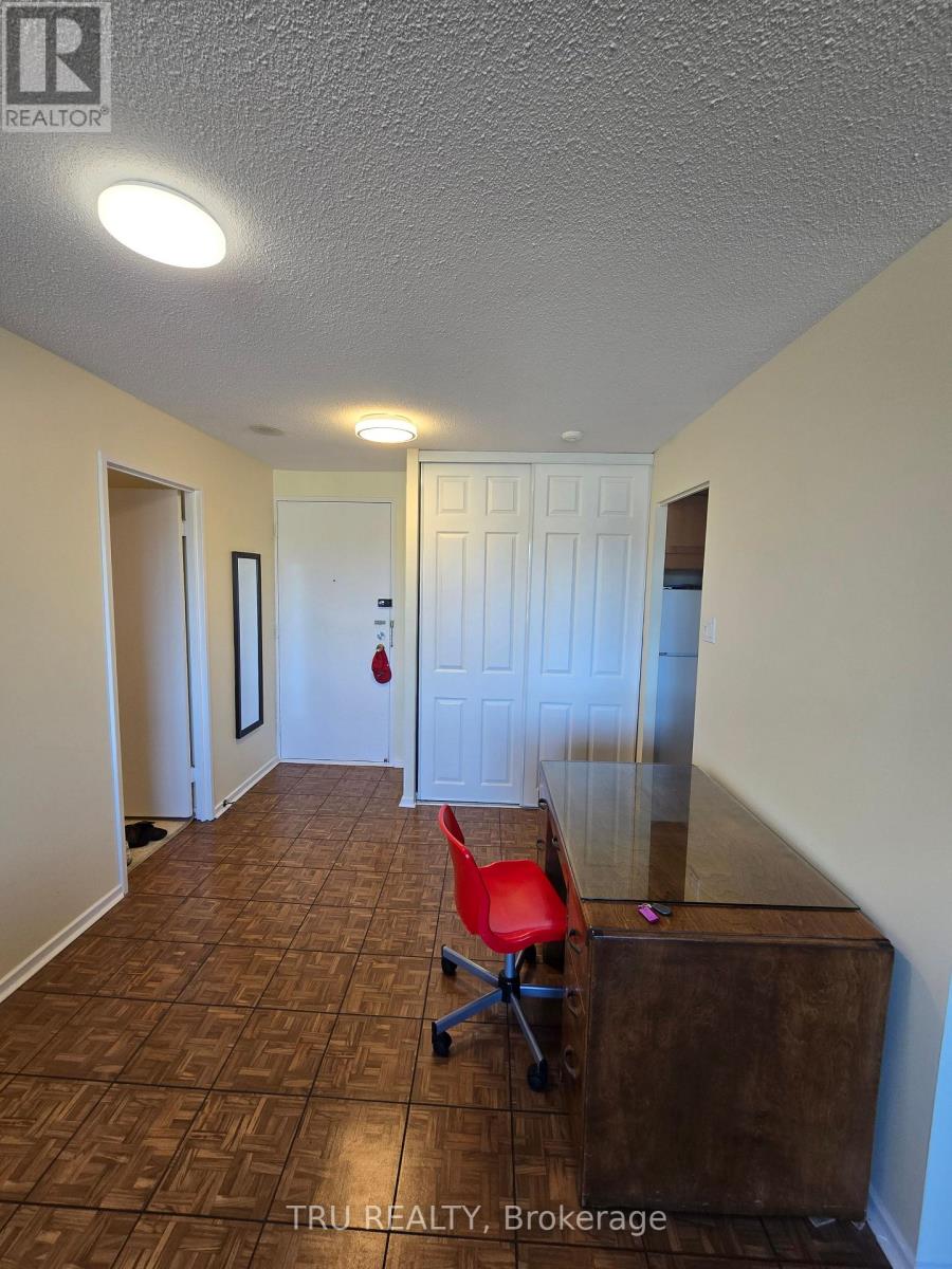 507 - 915 Elmsmere Road Property Photo 10