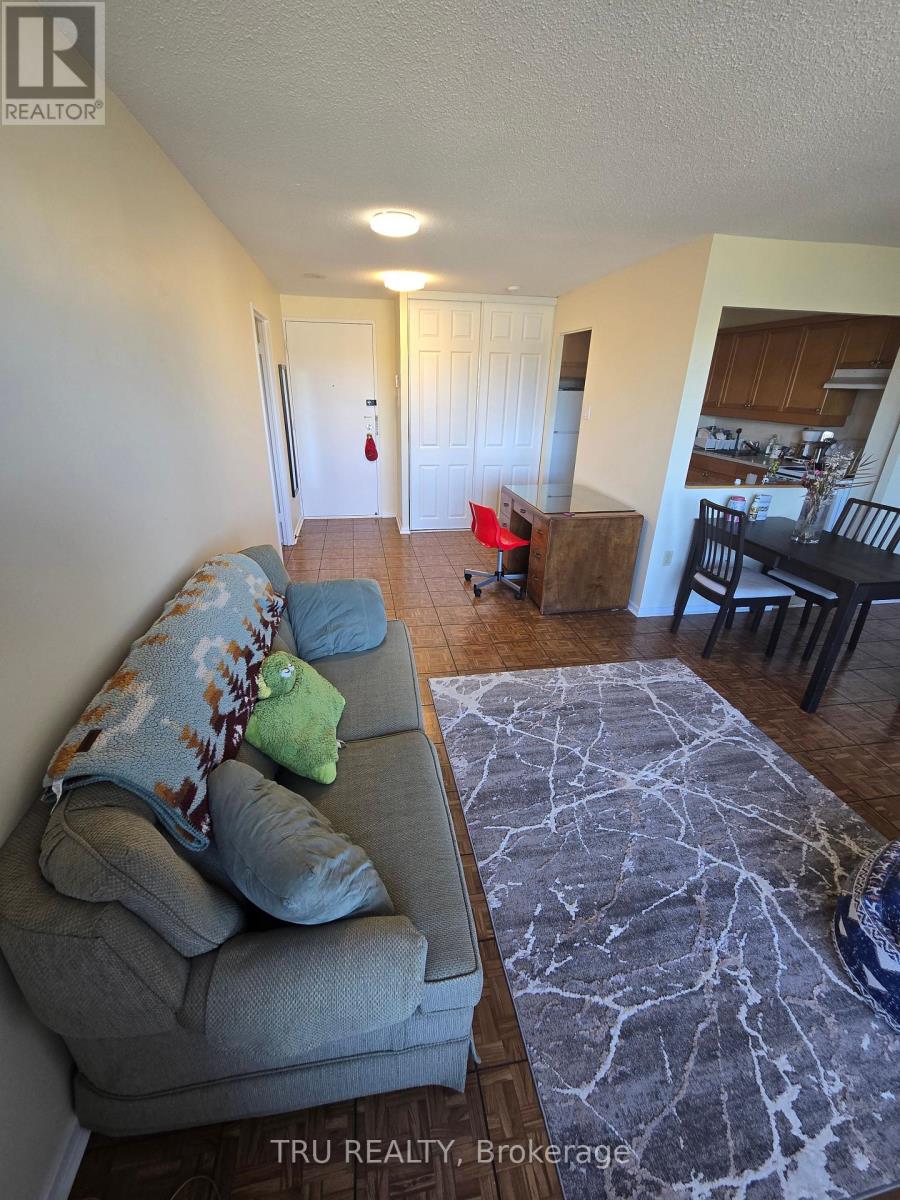 507 - 915 Elmsmere Road Property Photo 11