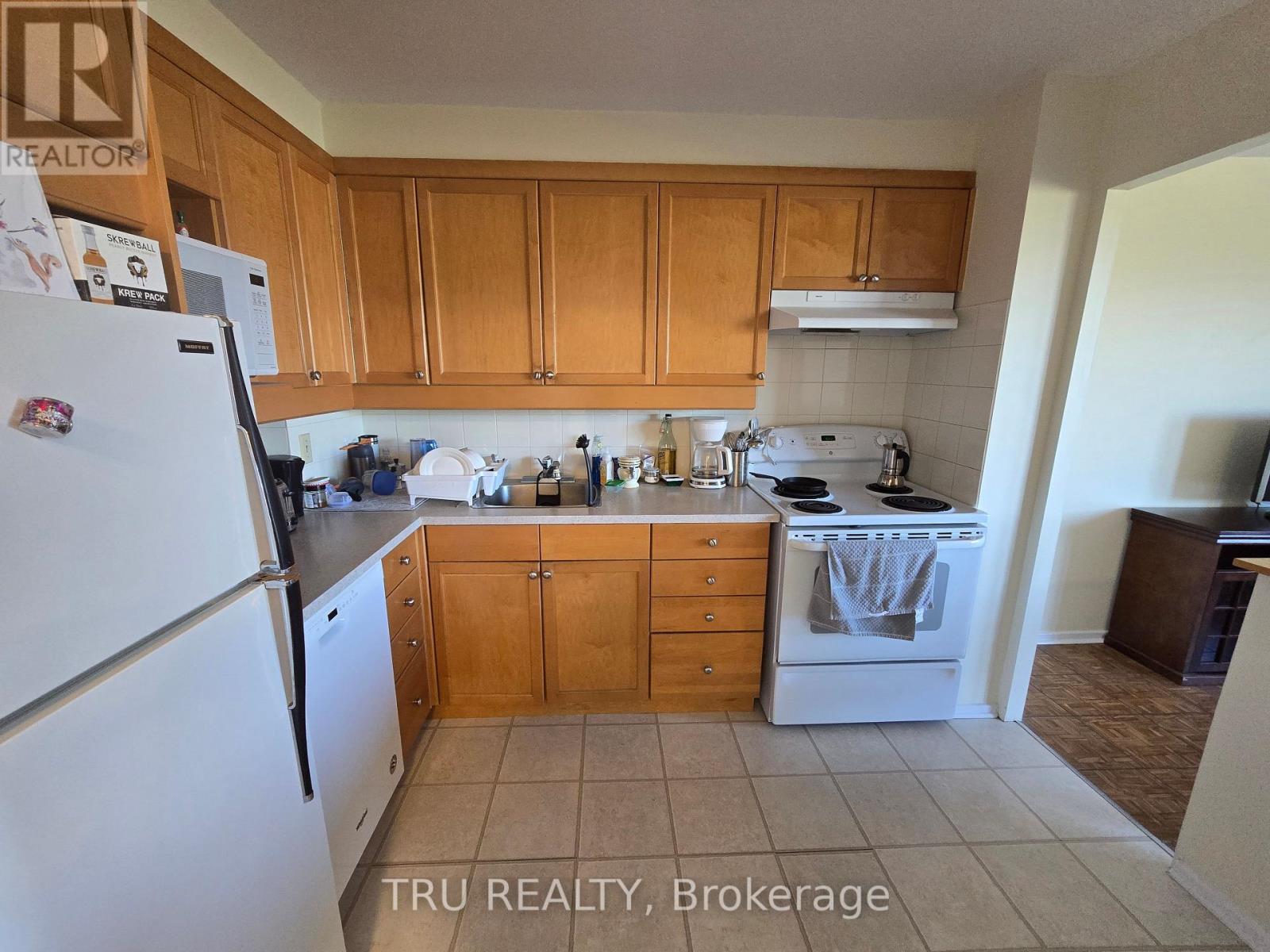 507 - 915 Elmsmere Road Property Photo 16