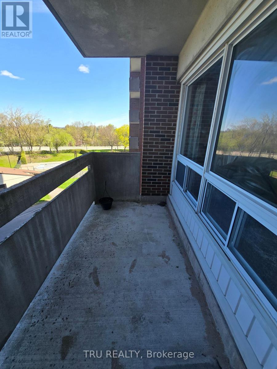 507 - 915 Elmsmere Road Property Photo 25