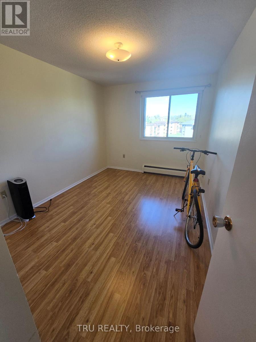 507 - 915 Elmsmere Road Property Photo 32