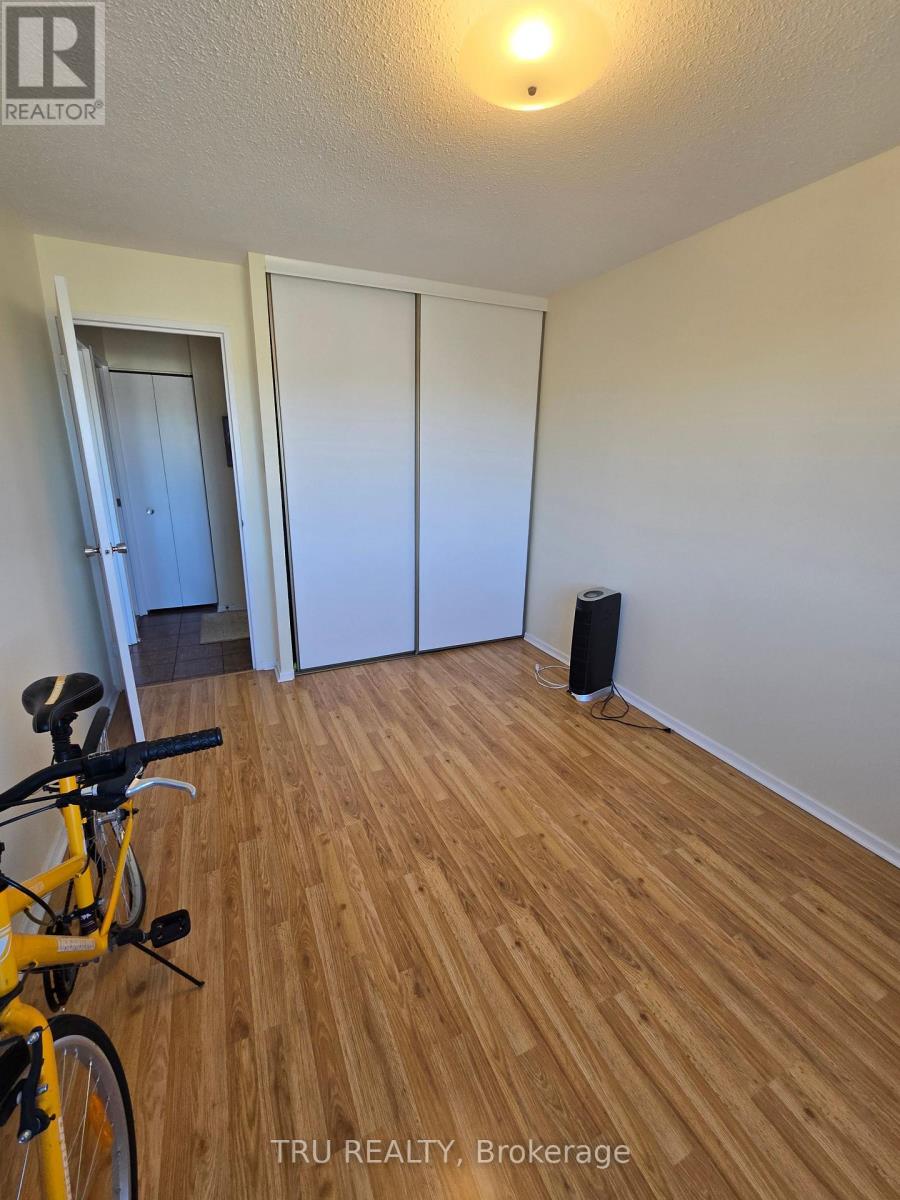 507 - 915 Elmsmere Road Property Photo 33