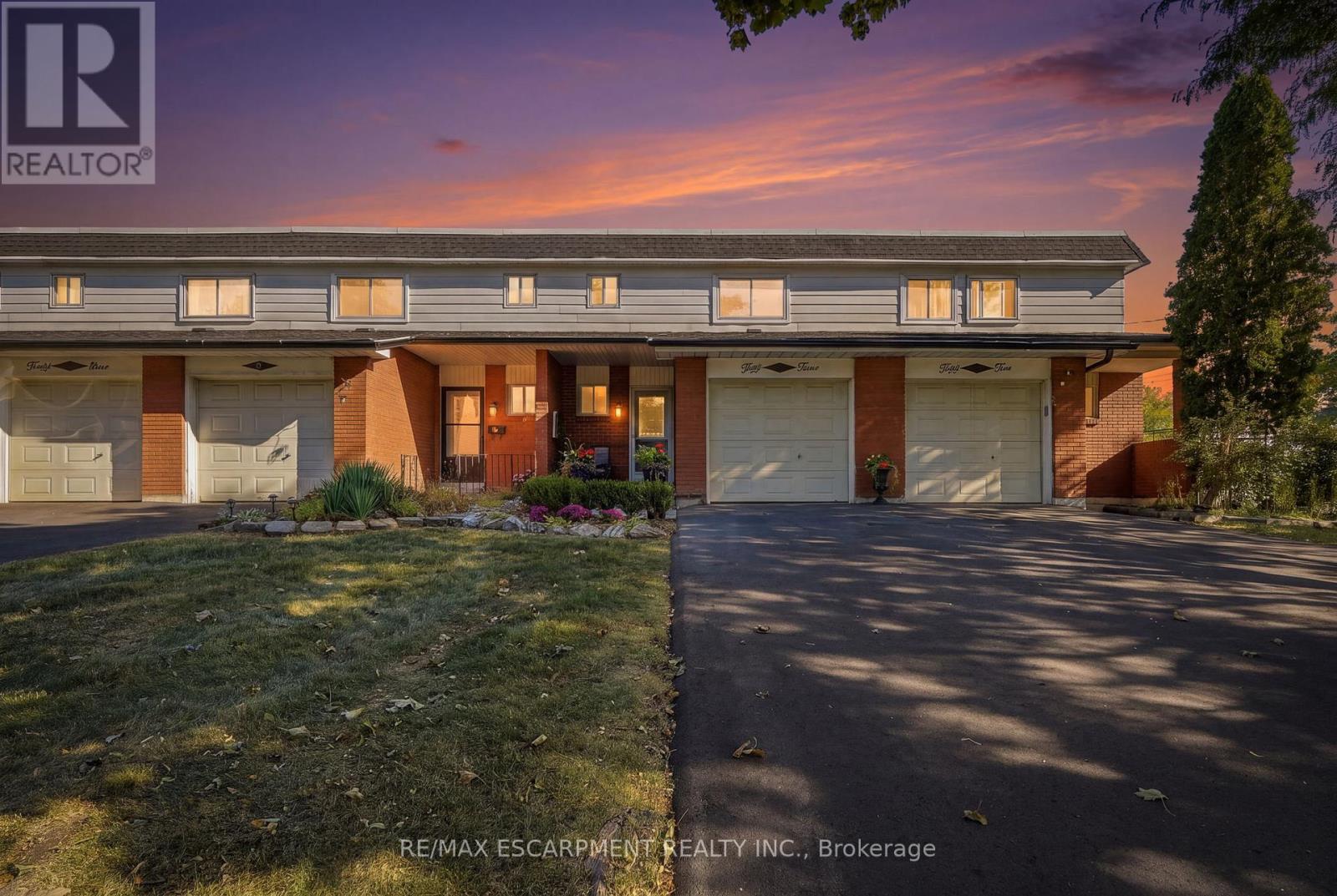 53 Bryna Avenue S Property Photo 1