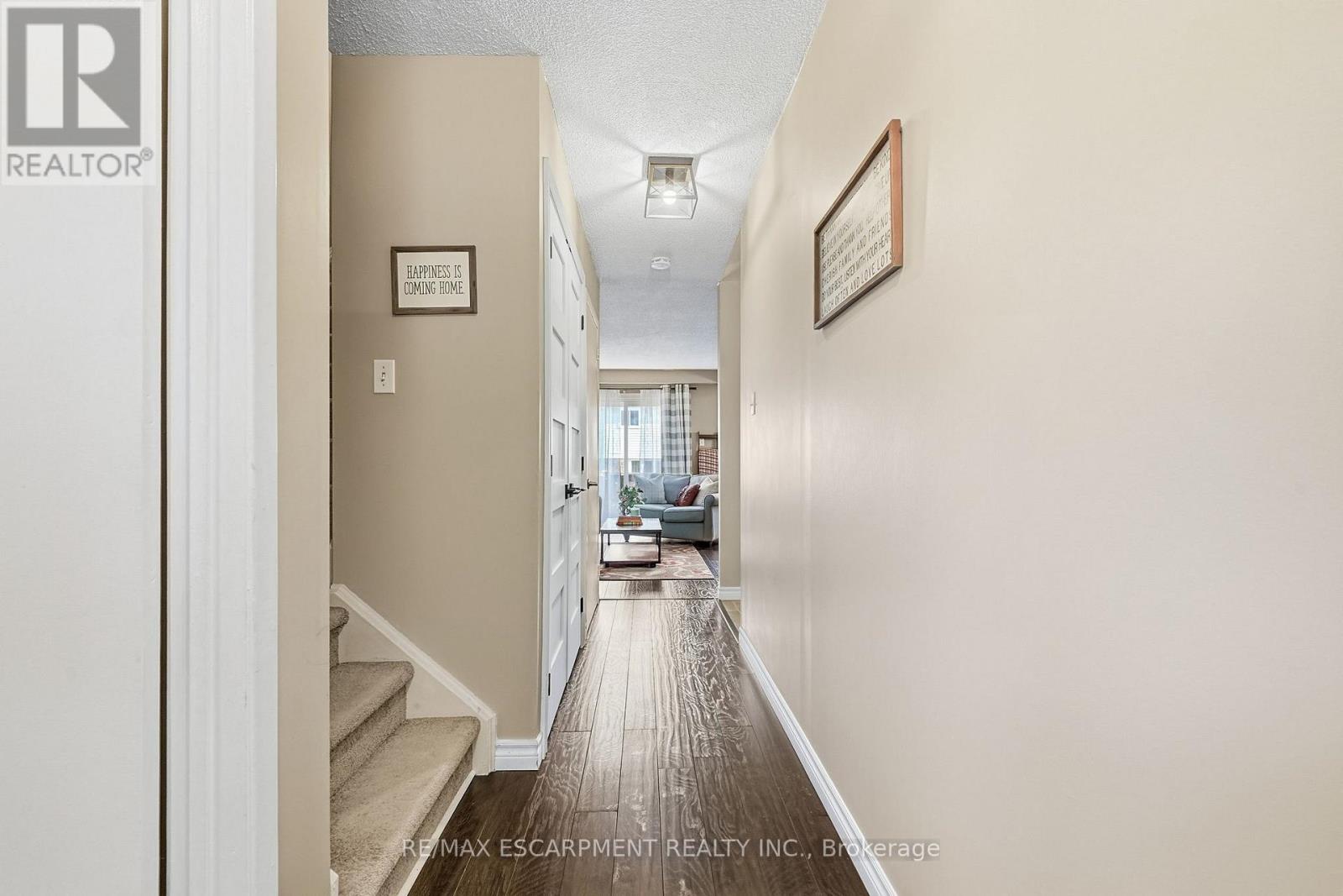 53 Bryna Avenue S Property Photo 16