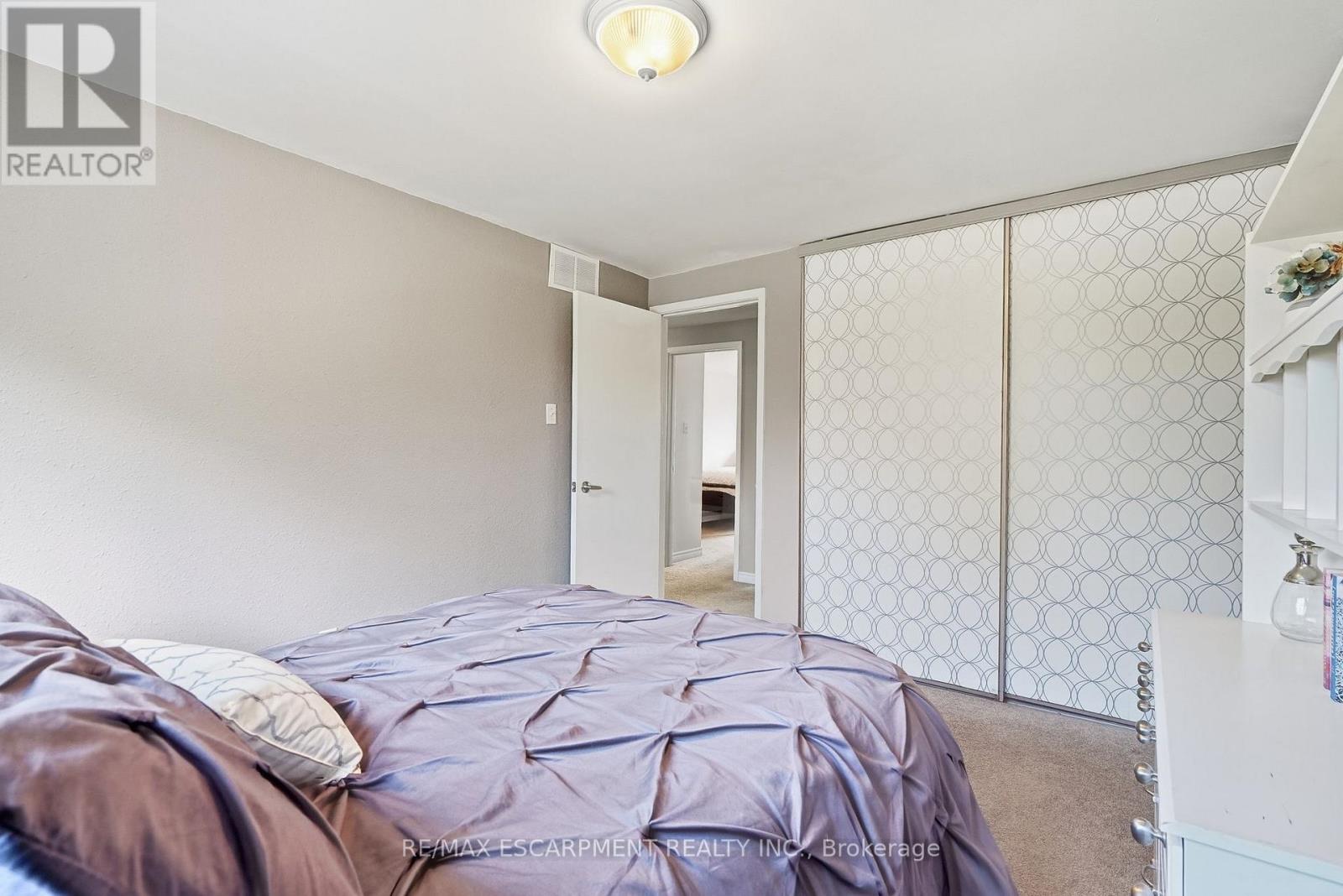 53 Bryna Avenue S Property Photo 22