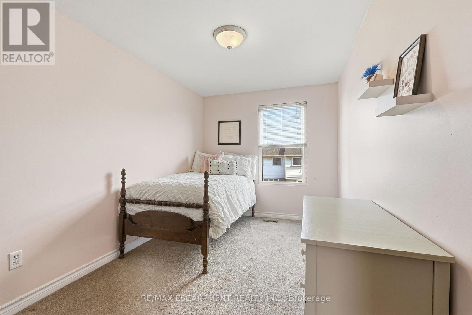 53 Bryna Avenue S Property Photo 24
