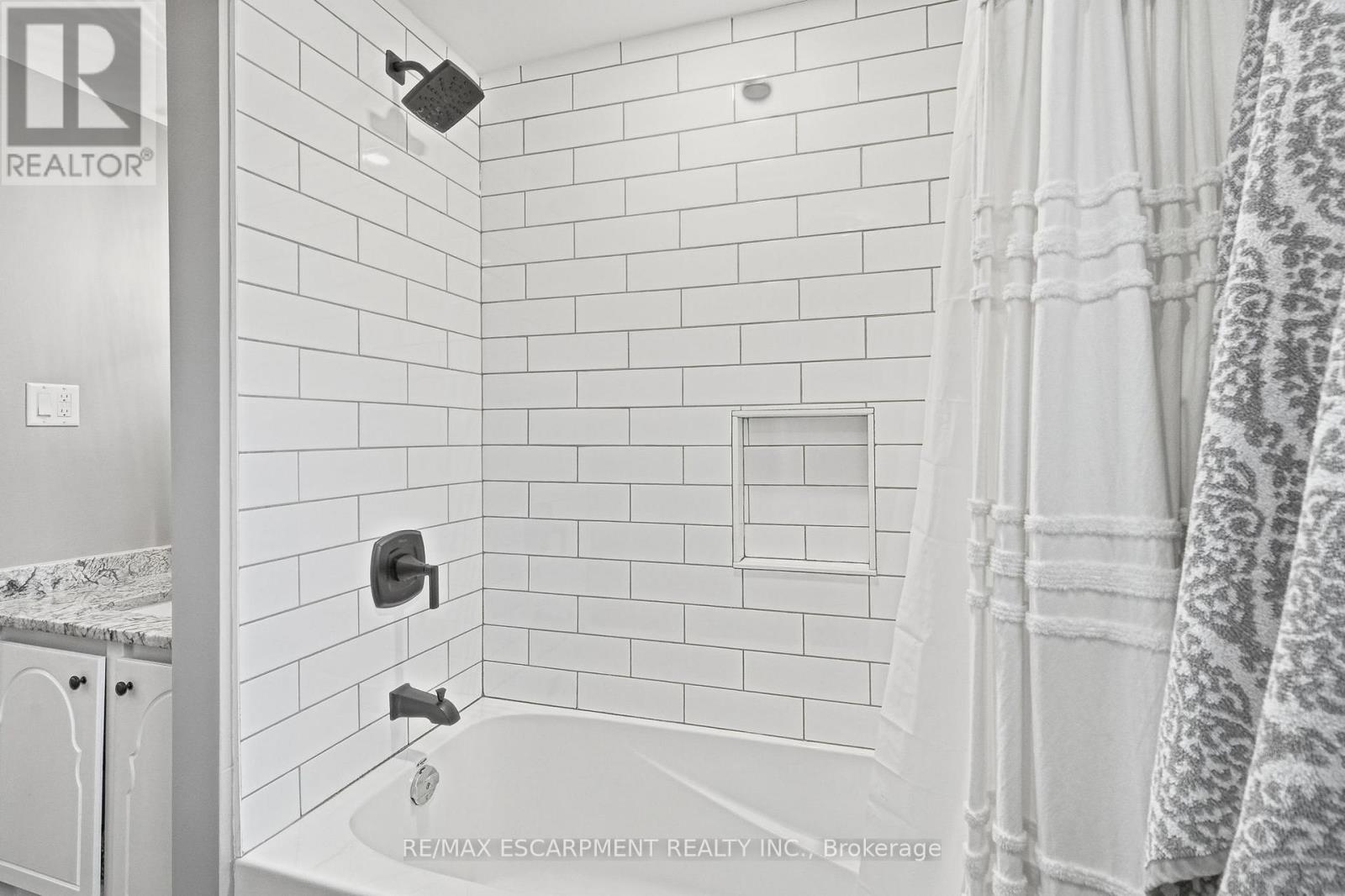 53 Bryna Avenue S Property Photo 28