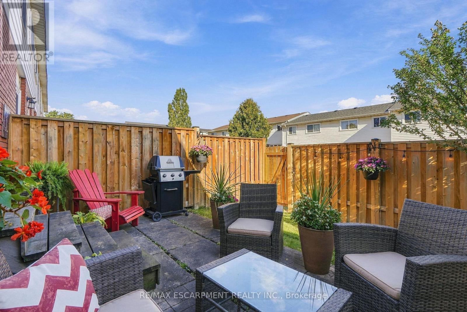 53 Bryna Avenue S Property Photo 33