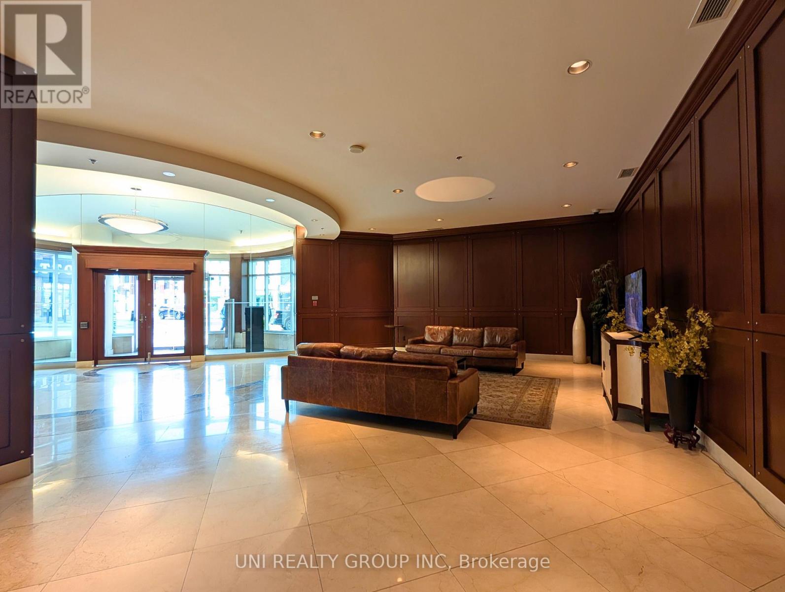 302 - 200 Rideau Street Property Photo 3