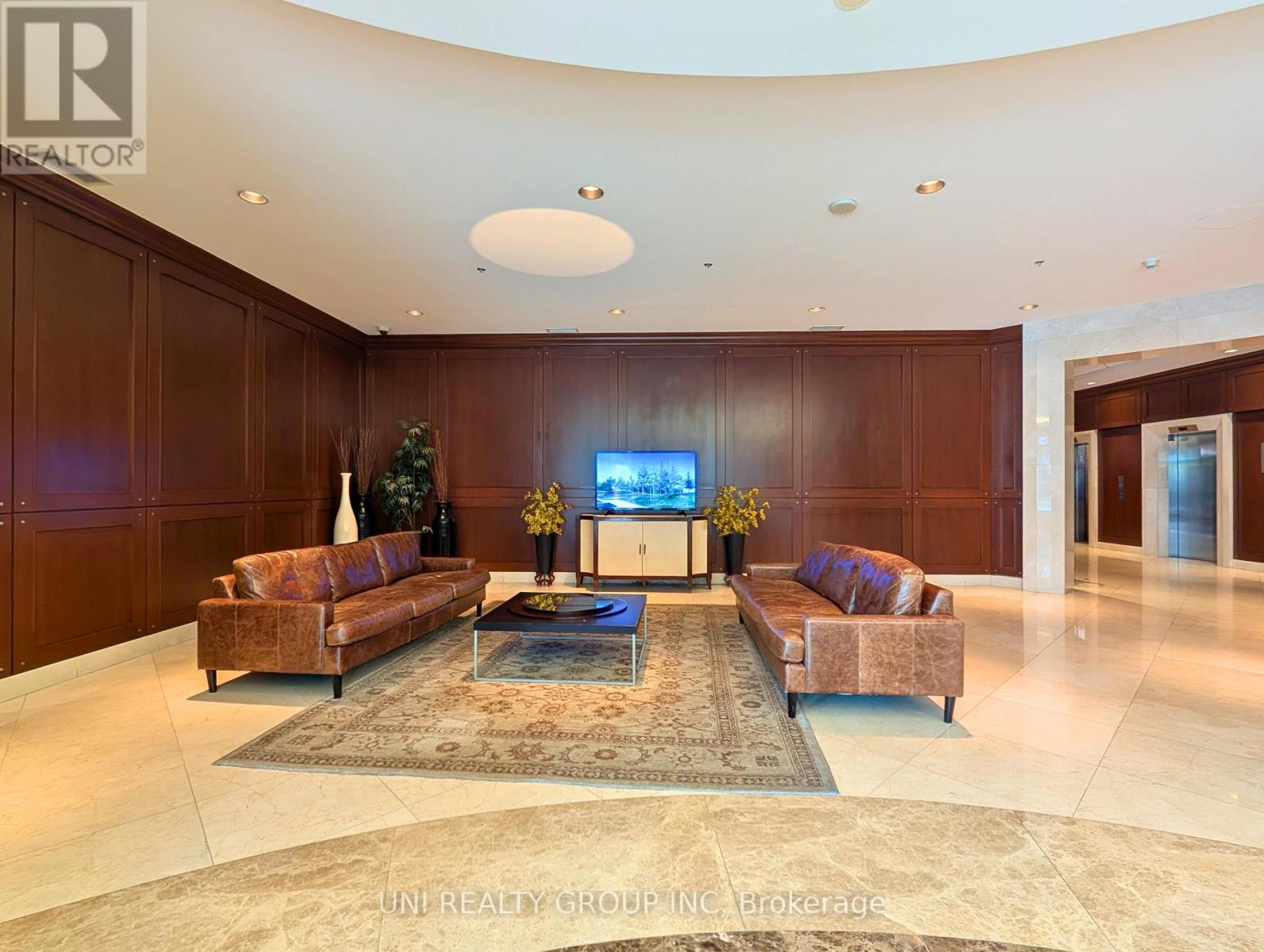 302 - 200 Rideau Street Property Photo 4